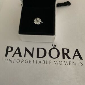 Pandora flower ring
